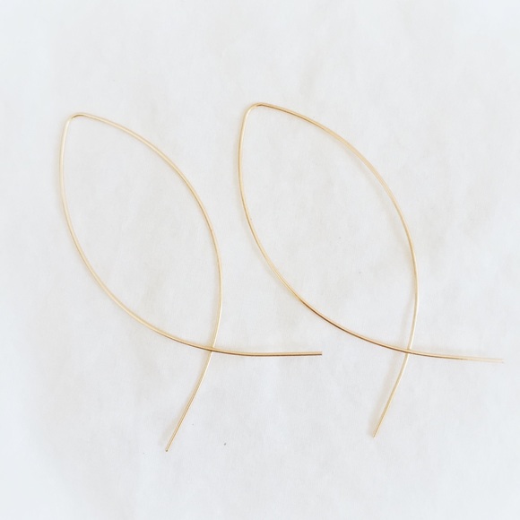 Minimal Delicate Gold Metal Fish Drop Earrings NEW - Picture 2 of 2